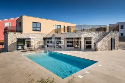 Haus zum Kauf in Vabriga, 213 m² - 2