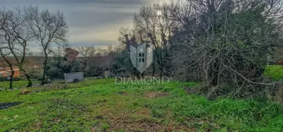 Building plot 1,082 m², Brtonigla - south orientation