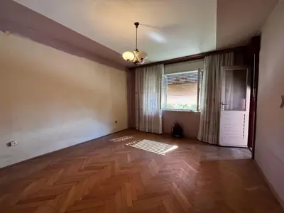 Rovinj, apartment for renovation only 400 m from the sea, opportunity! - 9