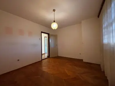 Rovinj, apartment for renovation only 400 m from the sea, opportunity! - 10