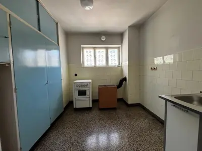 Rovinj, apartment for renovation only 400 m from the sea, opportunity! - 12