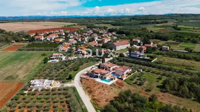 Villa 360 m², Kaštelir - Panoramablick auf das Meer und Pool - 2
