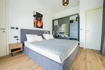 Villa 360 m², Kaštelir - Panoramablick auf das Meer und Pool - 16
