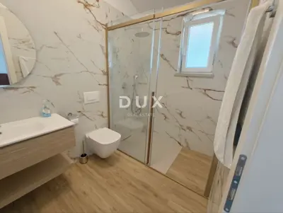 Villa 360 m², Kaštelir - panoramic sea view and pool - 21