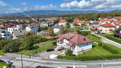 House 632 m², Sesvete - 4 apartments and 2 garages - 4
