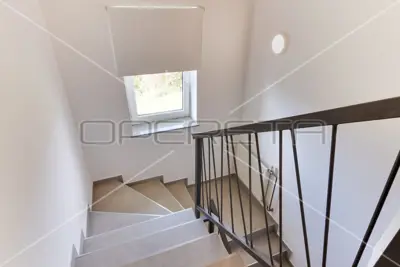 House 632 m², Sesvete - 4 apartments and 2 garages - 15