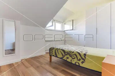 House 632 m², Sesvete - 4 apartments and 2 garages - 13