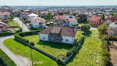 House 632 m², Sesvete - 4 apartments and 2 garages - 5