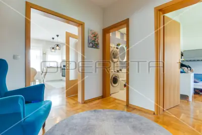 House 632 m², Sesvete - 4 apartments and 2 garages - 20