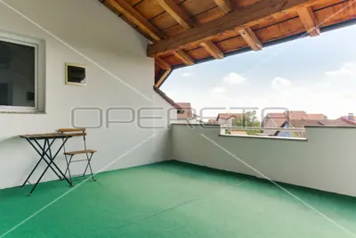 House 632 m², Sesvete - 4 apartments and 2 garages - 21