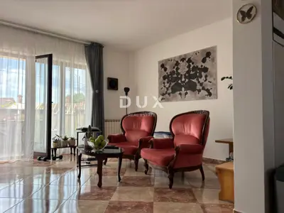 Kuća 337 m², Pula - Valmade, stan i poslovni prostor