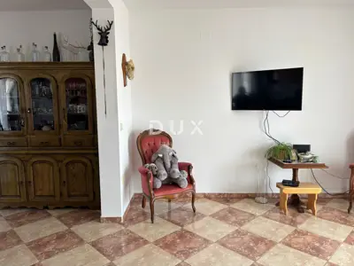 Kuća 337 m², Pula - Valmade, stan i poslovni prostor - 7