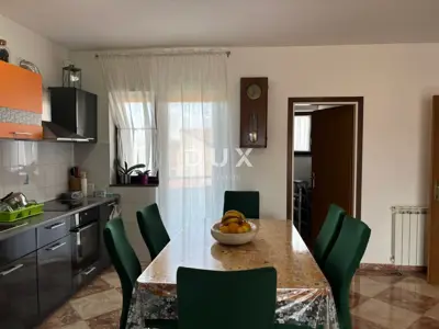 Kuća 337 m², Pula - Valmade, stan i poslovni prostor - 15