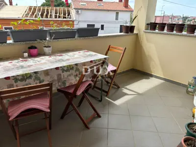 Kuća 337 m², Pula - Valmade, stan i poslovni prostor - 13