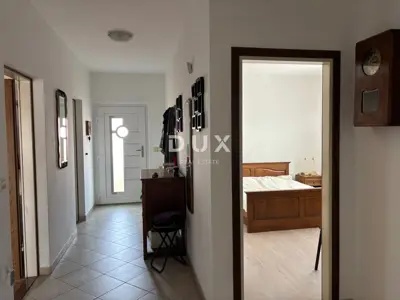 Kuća 337 m², Pula - Valmade, stan i poslovni prostor - 21