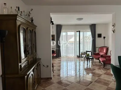 Kuća 337 m², Pula - Valmade, stan i poslovni prostor - 14