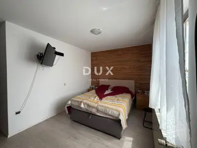 Kuća 337 m², Pula - Valmade, stan i poslovni prostor - 22