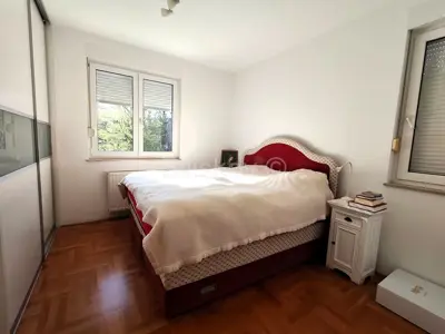 Remete, dvoetažni četverosobni stan 94,82 m², garaža, vrt - 4