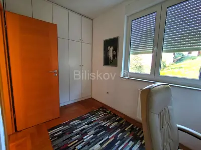 Remete, dvoetažni četverosobni stan 94,82 m², garaža, vrt - 5