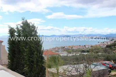 Grundstück 787 m², Omiš, Meerblick - 7