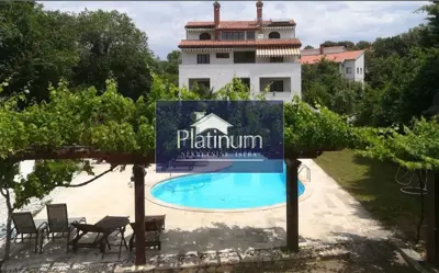 Apartmenthaus 500 m², Banjole - 7 Apartments und Pool