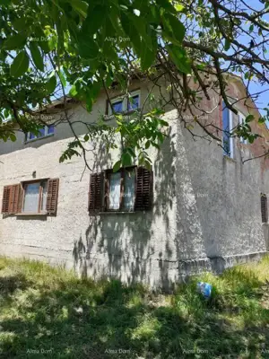 Verkauf eines Hauses mit zwei Baugrundstücken – Tinjan