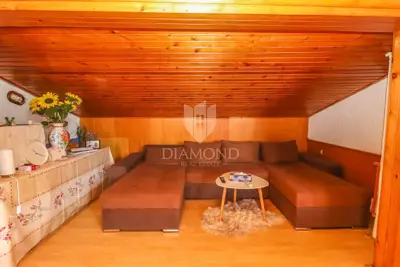 Etaža kuće sa dva stana na odličnoj lokaciji u Puli! - 14