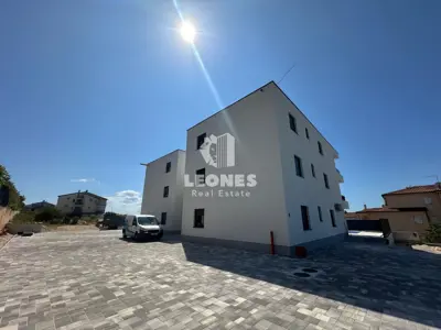 Stan 91 m², Novigrad - novogradnja s dvije terase i pogledom na more