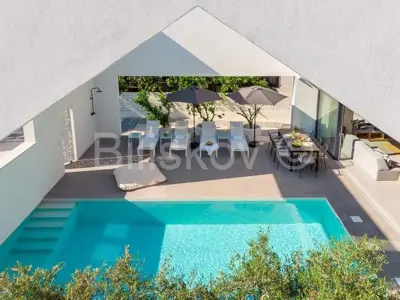 Vila 366 m², Supetar, 50 m od mora i pogled na more - 3