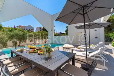Vila 366 m², Supetar, 50 m od mora i pogled na more - 5
