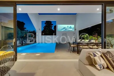 Vila 366 m², Supetar, 50 m od mora i pogled na more - 10
