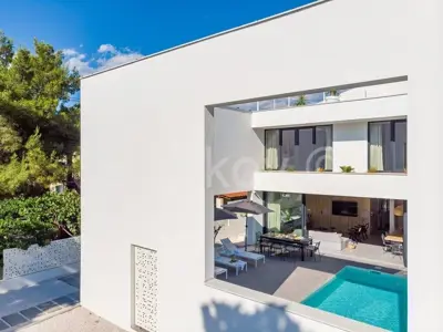 Vila 366 m², Supetar, 50 m od mora i pogled na more - 2