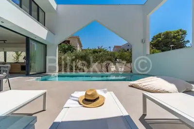 Villa 366 m², Supetar, 50 m vom Meer und Meerblick - 9