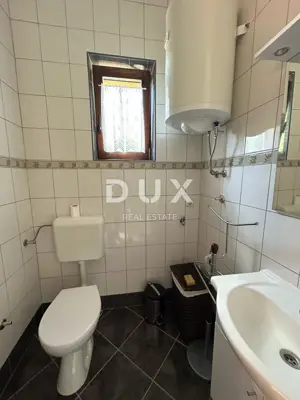 Haus 100 m², Sinac - Blick auf Gacka und Majerovo vrilo - 15