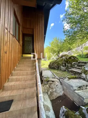 Haus 100 m², Sinac - Blick auf Gacka und Majerovo vrilo - 7
