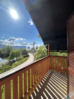 Haus 100 m², Sinac - Blick auf Gacka und Majerovo vrilo - 2