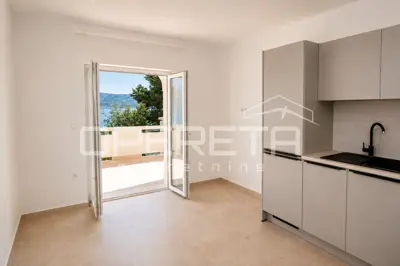 Apartment complex 555 m², Stara Novalja, first row to the sea - 18