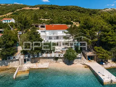Apartment complex 555 m², Stara Novalja, first row to the sea - 8