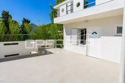 Apartment complex 555 m², Stara Novalja, first row to the sea - 14