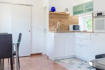 Steinhaus 673 m², Vidulini - ruhige Straße und Blick ins Grüne - 6