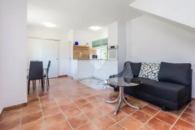 Steinhaus 673 m², Vidulini - ruhige Straße und Blick ins Grüne - 3