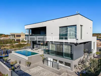Villa 240 m², Medulin - panoramic sea view