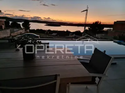 Villa 240 m², Medulin - panoramic sea view - 16
