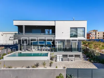 Villa 240 m², Medulin - panoramic sea view - 17