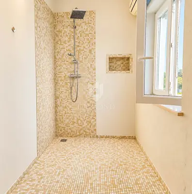 Stan 132,1 m², Šišan - zaseban ulaz i terasa - 10