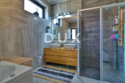 House 400 m², Brestovice - panoramic view of Kvarner - 20