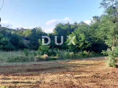 Građevinsko zemljište 1.586 m², Labin - mirno naselje