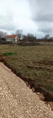 Građevinsko zemljište 680 m², Marčana - poslovna namjena