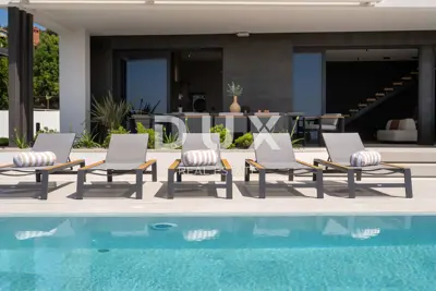 Villa 290 m², Labin - Meerblick und Pool - 14