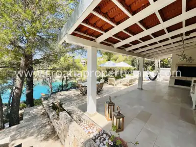 Haus, Brač, 132 m², 1 150 000 € - 2